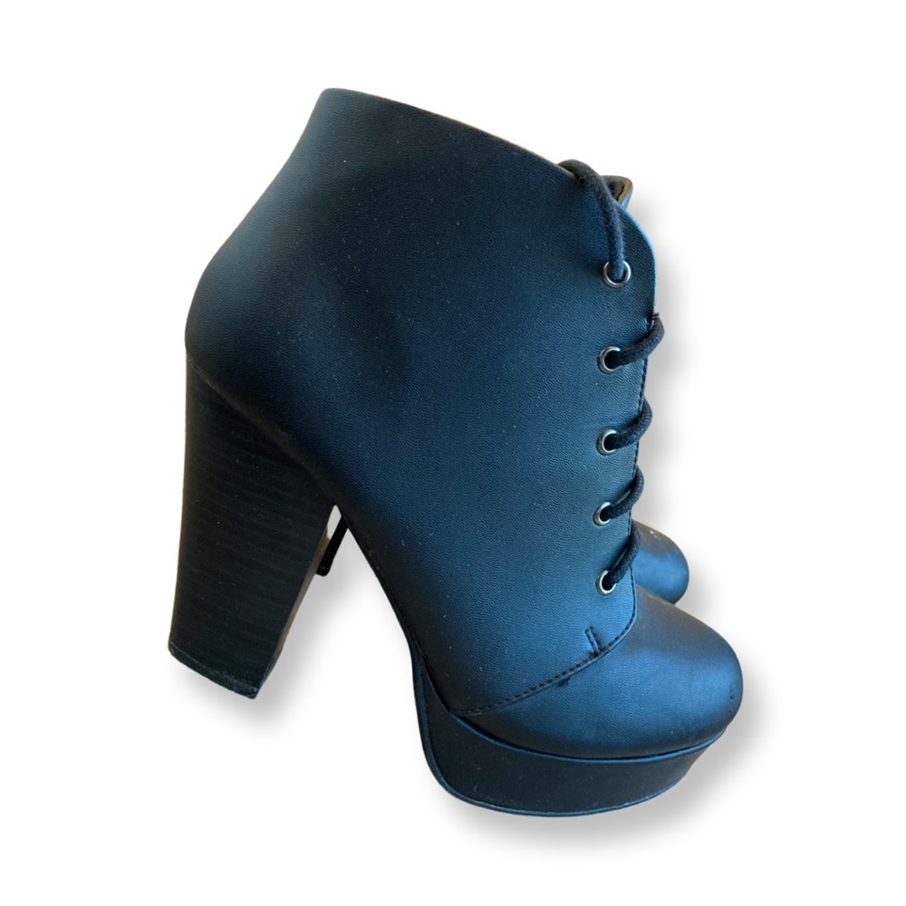 Soda Lace Up Heeled Boots, size 6